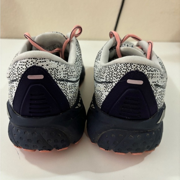 Brooks Adrenaline GTS 21 Running Shoes Navy and White with Salmon Pink Sole 11W - Picture 5 of 9